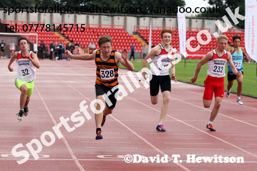Boys under-15s 100 metres, Gateshead Tartan Games. Phot: David T. Hewitson/Sports for All Pics